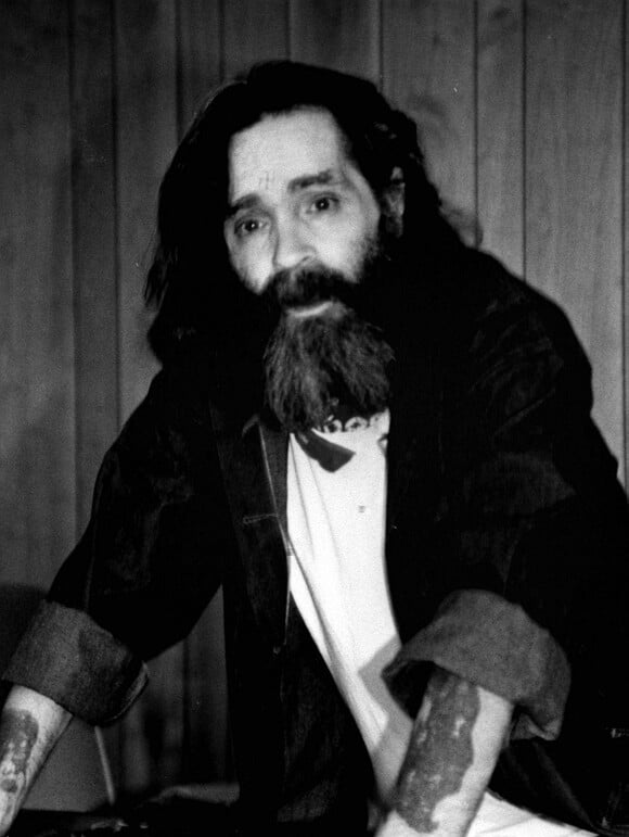 Photo du criminel psychopathe Charles Manson datant de 1971