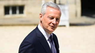 Bruno Le Maire torse nu : le ministre fait tomber le haut, les internautes ne restent pas de marbre