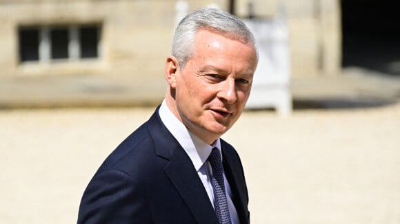 Bruno Le Maire torse nu : le ministre fait tomber le haut, les internautes ne restent pas de marbre