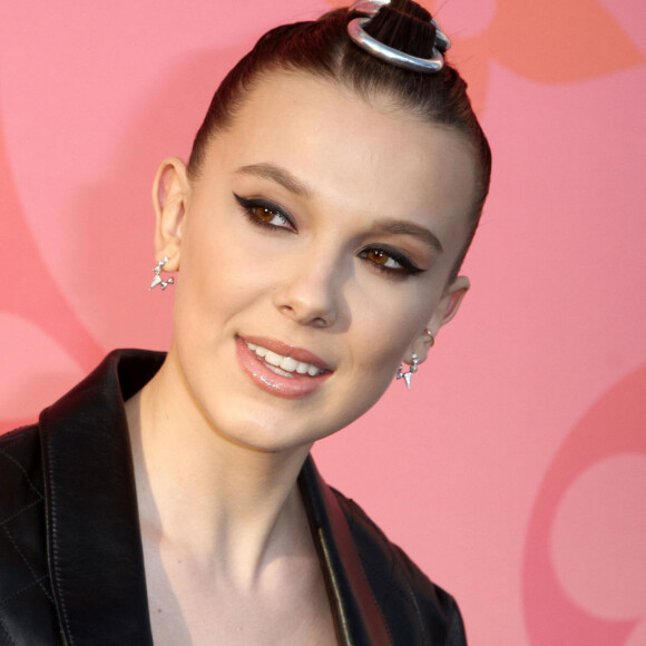 Millie Bobby Brown au photocall d'une soirée organisée par "Louis Vuitton" à Los Angeles, le 27 juin 2019. 