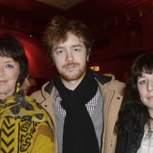 Anny Duperey avec son fils Gaël Giraudeau et sa compagne Anne Auffret - People à la générale de la pièce "A torts et à raison" au théâtre Hébertot à Paris le 25 janvier 2016. © Coadic Guirec/Bestimage