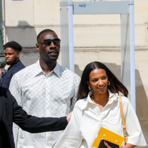 Omar Sy et sa fille Selly - Sorties du défilé de mode Homme printemps-été 2023 Louis Vuitton dans la cour Carrée du Louvre à Paris, France, le 23 juin 2022. © Veeren-Clovis/Bestimage 