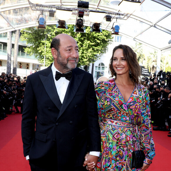 Kad Merad et sa compagne Julia Vignali - Montée des marches du film " OSS 117 : Alerte rouge en Afrique Noire " lors du 74ème Festival International du Film de Cannes. © Borde-Jacovides-Moreau / Bestimage 