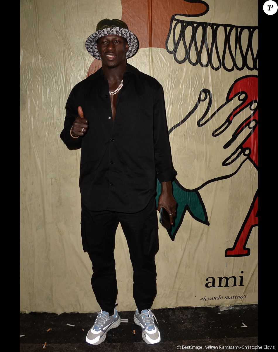 Benjamin Mendy - People au défilé AMI d'Alexandre Mattiussi lors de la fashion week Homme collection Automne/Hiver 2020-2021 à Paris, le 14 janvier 2020. © Veeren Ramasamy-Christophe Clovis / Bestimage