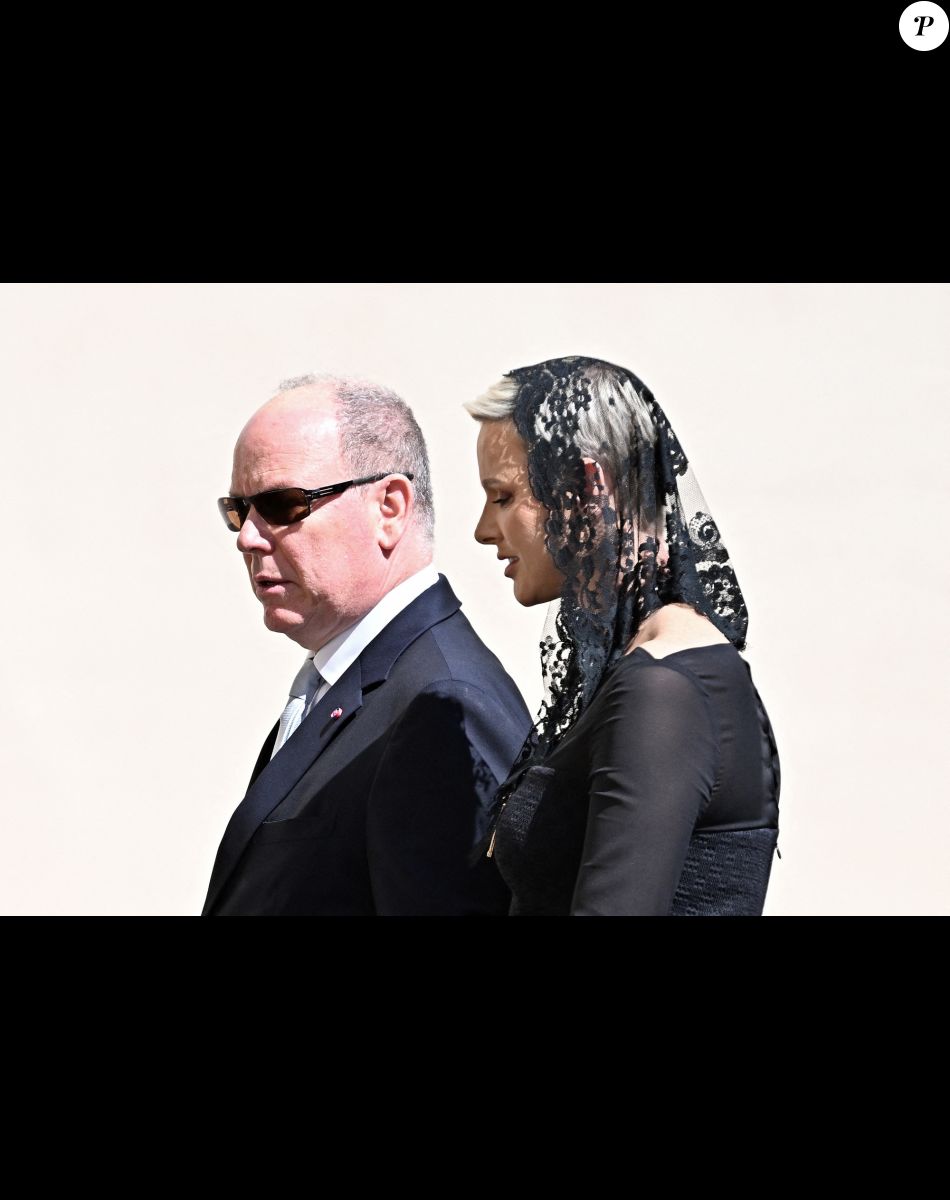 Le prince Albert II de Monaco et la princesse Charlène de Monaco arrivent au Vatican pour un entretien privé avec le pape François, le 20 juillet 2022. © Avalon/Panoramic//Bestimage