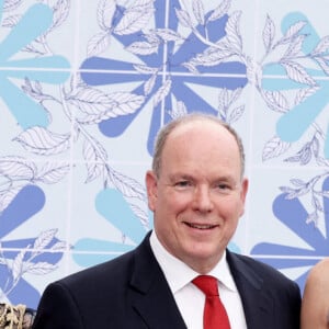 Camille Gottlieb, le prince Albert II de Monaco, la princesse Charlène de Monaco - 73ème Gala de la Croix-Rouge Monégasque qui avait lieu pour la première fois sur les Terrasses du Soleil, entre la façade magistrale de l'Opéra Garnier Monte-Carlo et la mer Méditerrannée à Monaco le 18 juillet 2022. © Dominique Jacovides/Bestimage 