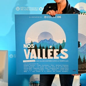 Priscilla Betti durant le lancement du single solidaire " Nos vallées " par le Département des Alpes-Maritimes au profit des sinistrés de la tempête Alex, à Nice le 21 décembre 2020. © Bruno Bebert / Bestimage.