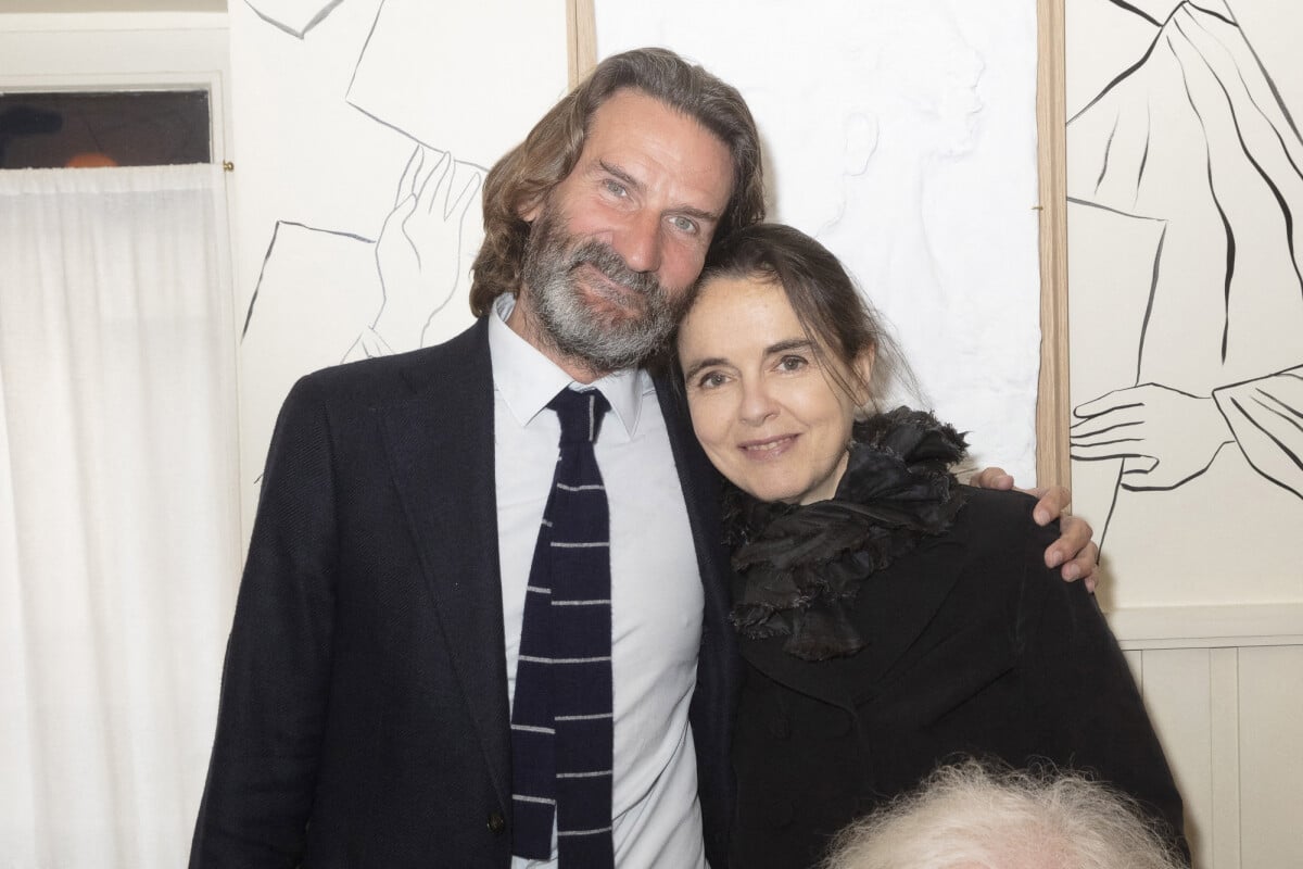 Photo : Frédéric Beigbeder, Amélie Nothomb, lauréate 2021 - Remise du prix  Renaudot 2021 au restaurant Drouant à Paris. Le 3 novembre 2021 © Jack  Tribeca  Bestimage - Purepeople