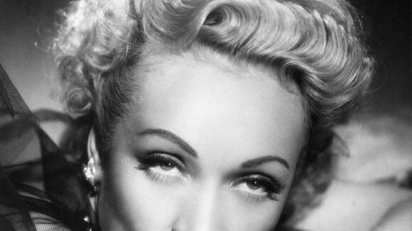 Marlene Dietrich, une étoile prête à illuminer les rues de Berlin...