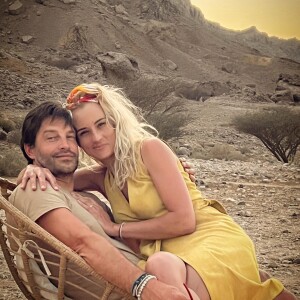 Elodie Gossuin et son mari Bertrand Lacherie sur Instagram. Le 22 avril 2022.