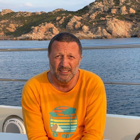 Arthur a profité de belles vacances sur son bateau au large de la Corse. @ Instagram / Arthur