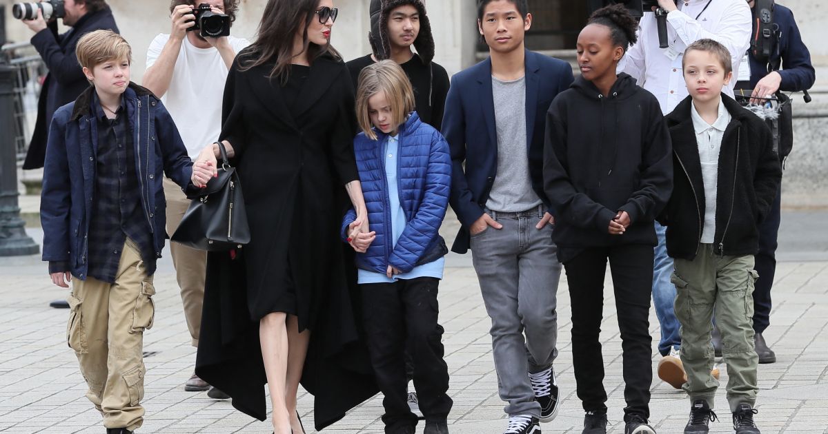 Angelina Jolie Et Ses Enfants (Maddox, Zahara, Shiloh, Pax, Knox Et ...