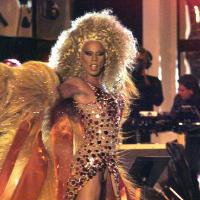 Découvrez RuPaul, la plus célèbre drag-queen au monde, sans son maquillage... Elle est méconnaissable !