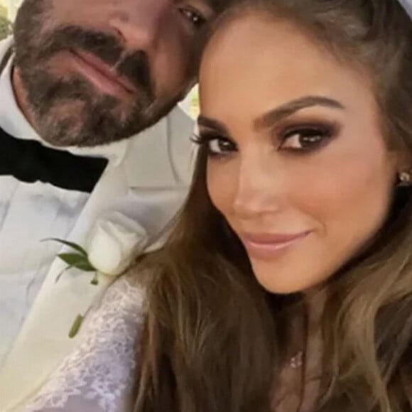 Jennifer Lopez poste la préparation de son mariage avec Ben Affleck sur ses réseaux sociaux. Jennifer et Ben se sont mariés à la "A Little White Chapel" à Las Vegas le 16 juillet 2022.