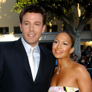 Ben Affleck et Jennifer Lopez au "Regency Village Theater" à Los Angeles, le 9 février 2003.  File pictures - Ben Affleck and Jennifer Lopez met each other again in Los Angeles, almost 20 years after their romance. According to the "US Weekly" newspaper, the 48-year-old American actor has visited the 51-year-old singer on several occasions, including on April 30, 2021 - Ben Affleck and Jennifer Lopez at the "Regency Village Theater" in Los Angeles, February 9, 2003.