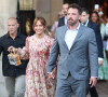 Ben Affleck et sa femme Jennifer Affleck (Lopez) quittent l'hôtel Crillon pour aller dîner avec leurs enfants respectifs Seraphina, Violet, Maximilian et Emme au restaurant "Cheval Blanc" lors de leur lune de miel à Paris.