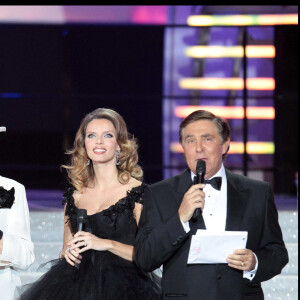 Sylvie Tellier, Geneviève de Fontenay et Jean-Pierre Foucault à Miss France 2010, depuis Nice.