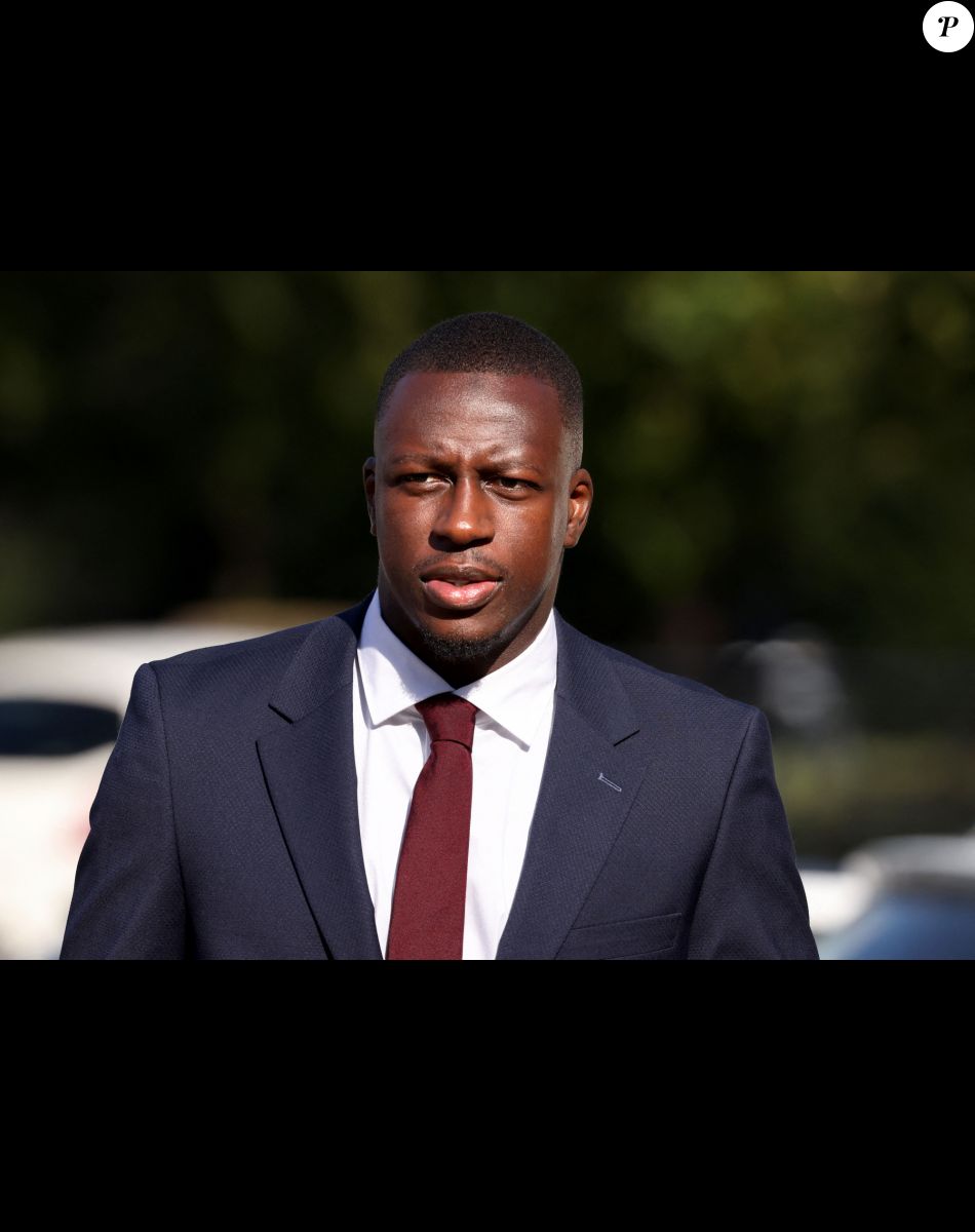 Benjamin Mendy, jugé pour pour huit viols, une tentative de viol et une agression sexuelle contre sept femmes, arrive au tribunal de Chester, Royaume-Uni.
