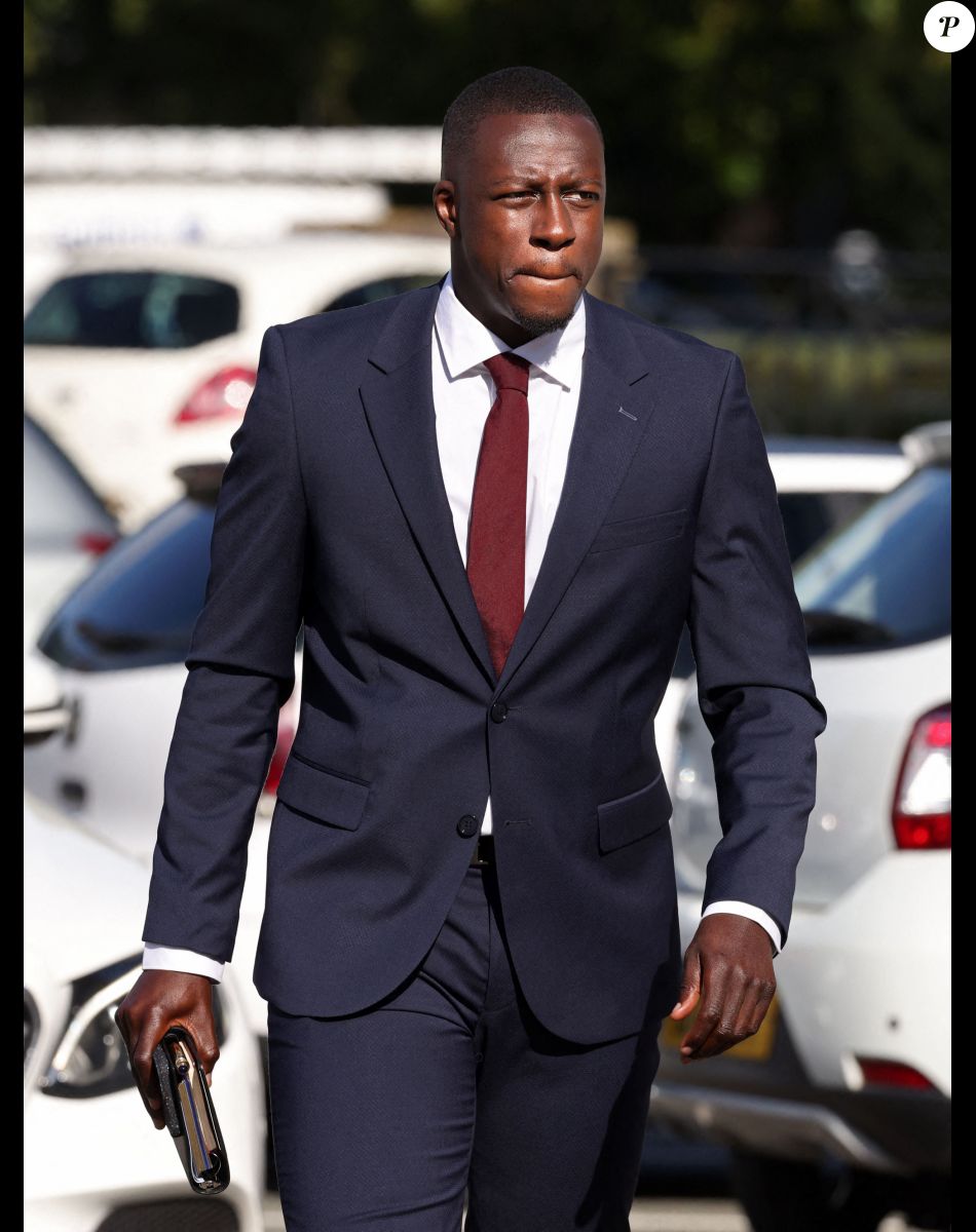 Benjamin Mendy, jugé pour pour huit viols, une tentative de viol et une agression sexuelle contre sept femmes, arrive au tribunal de Chester, Royaume-Uni, le 22 août 2022.