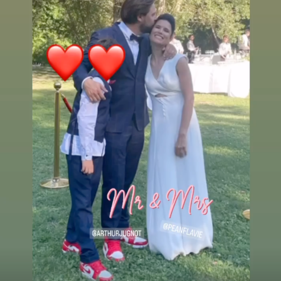 Story Instagram de Flavie Péan, en compagnie de son mari Arthur Jugnot et son fils Célestin né de sa relation avec Cécilia Cara.