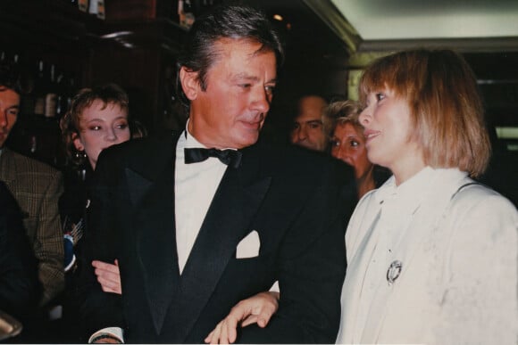 Mireille Darc et Alain Delon en 1999