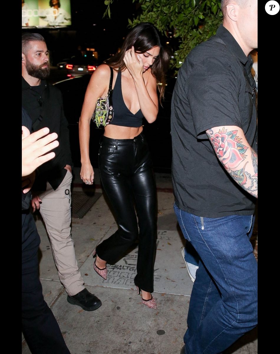 Kendall Jenner Et Son Boyfriend Devin Booker Crop Top Sexy Et Pantalon En Cuir Elle Sort Le 3573