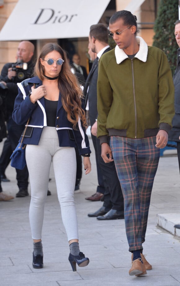 Le chanteur Stromae et sa femme Coralie Barbier - Défilé de mode "Louis Vuitton", collection prêt-à-porter Printemps-Eté 2017 à Paris, le 5 octobre 2016. © CVS/Veeren/Bestimage