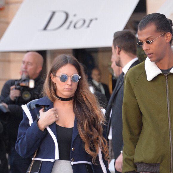 Le chanteur Stromae et sa femme Coralie Barbier - Défilé de mode "Louis Vuitton", collection prêt-à-porter Printemps-Eté 2017 à Paris, le 5 octobre 2016. © CVS/Veeren/Bestimage