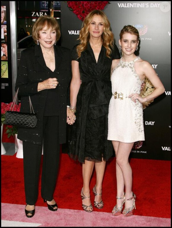 Shirley MacLaine, Emma Roberts et Julia Roberts à la première de Valentine's Day