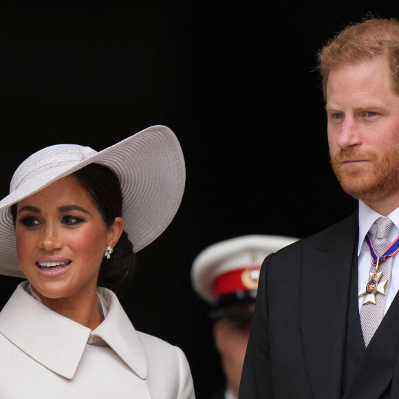 Le prince Harry, duc de Sussex, et Meghan Markle, duchesse de Sussex - Les membres de la famille royale et les invités à la sortie de la messe du jubilé, célébrée à la cathédrale Saint-Paul de Londres, Royaume Uni