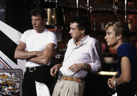En France, à Paris, sur le plateau, Johnny HALLYDAY, Michel Sardou et David Hallyday le 29 septembre 1985.