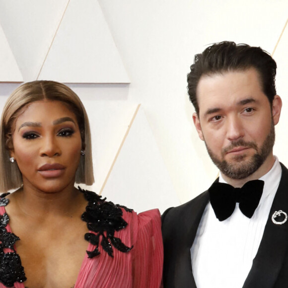 Serena Williams et son mari Alexis Ohanian au photocall de la 94ème édition de la cérémonie des Oscars à Los Angeles, le 27 mars 2022. © Future-Image via Zuma Press/Bestimage  $$