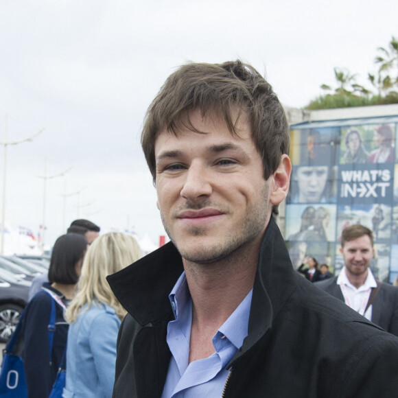 Gaspard Ulliel - Lily-Rose Depp quitte le photocall pour se rendre au restaurant l'Agora lors du 69ème Festival intern ional du film de Cannes le 13 mai 2016. © Pierre Perusseau / Bestimage 