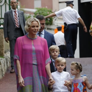 La princesse Charlene de Monaco, le prince héréditaire Jacques, la princesse Gabriella et le prince Albert II de Monaco durant le traditionnel Pique-nique des monégasques au parc princesse Antoinette à Monaco le 6 septembre 2019. © Claudia Albuquerque/Bestimage 