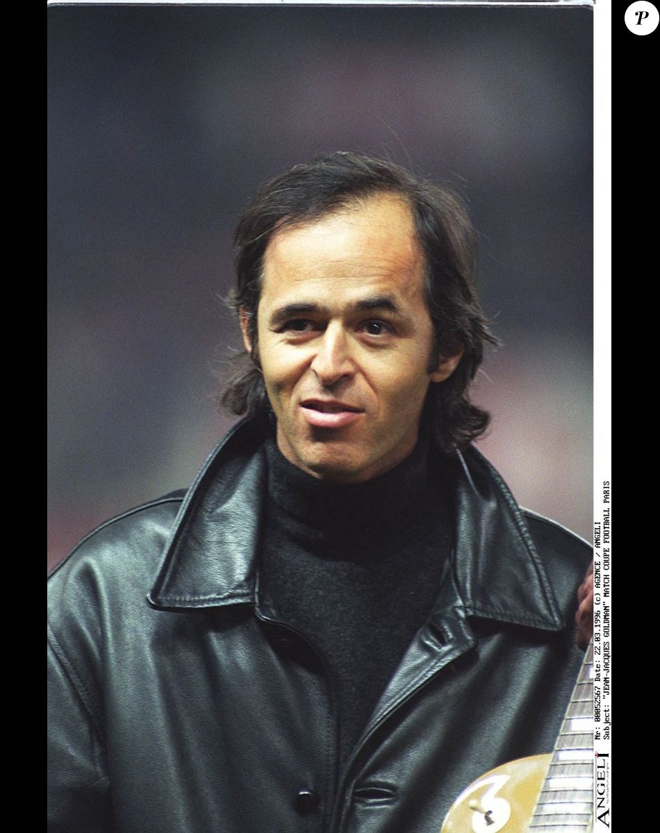 Jean-Jacques Goldman lors d'un match du PSG au parc des Princes en 1996