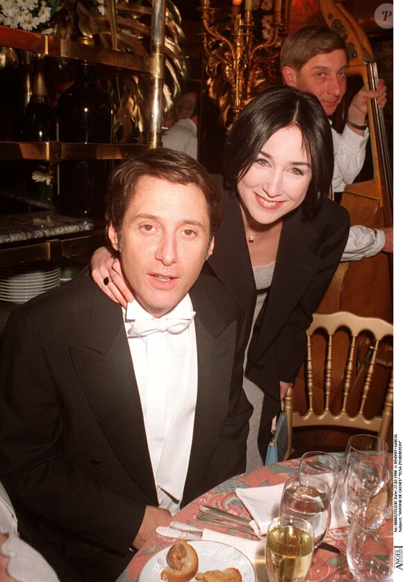 Elsa Zylberstein et Antoine de Caunes au Fouquet's pour le dîner des César en 1998