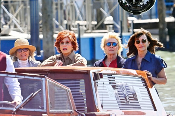 Jane Fonda, Candice Bergen, Diane Keaton et Mary Steenburgen prennent un bateau-taxi dans le grand canal pour le tournage d'une scène du film "Book Club 2 - The Next Chapter" à Venise, Italie, le 11 juillet 2022. 