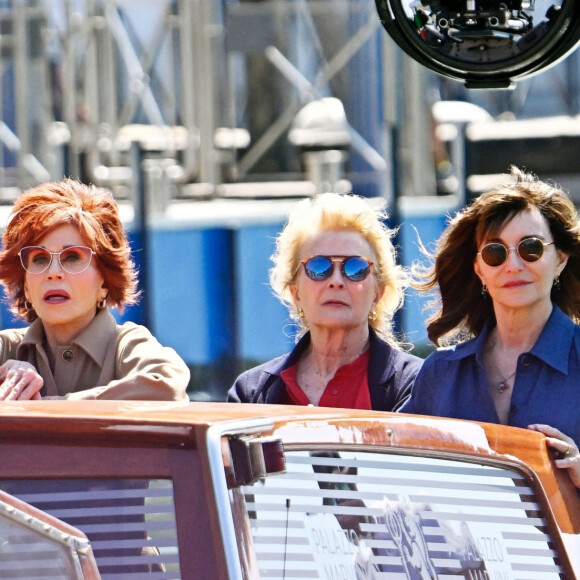 Jane Fonda, Candice Bergen, Diane Keaton et Mary Steenburgen prennent un bateau-taxi dans le grand canal pour le tournage d'une scène du film "Book Club 2 - The Next Chapter" à Venise, Italie, le 11 juillet 2022. 