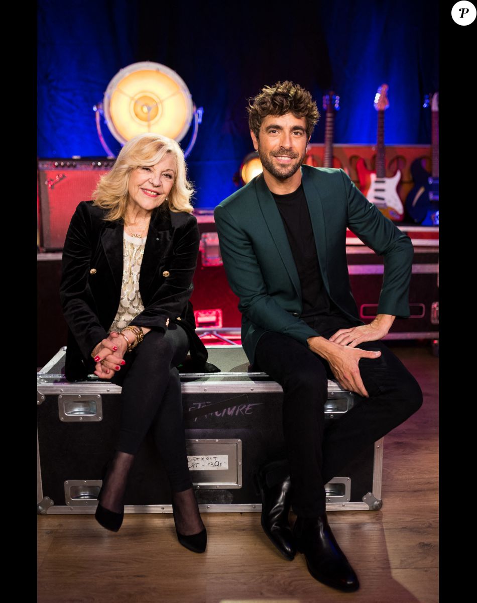 La chanteuse Nicoletta et Agustin Galiana - Backstage de l'enregistrement de l'émission "300 Choeurs chantent Les plus beaux duos" à Paris sur France 3. © Tiziano Da Silva / Bestimage