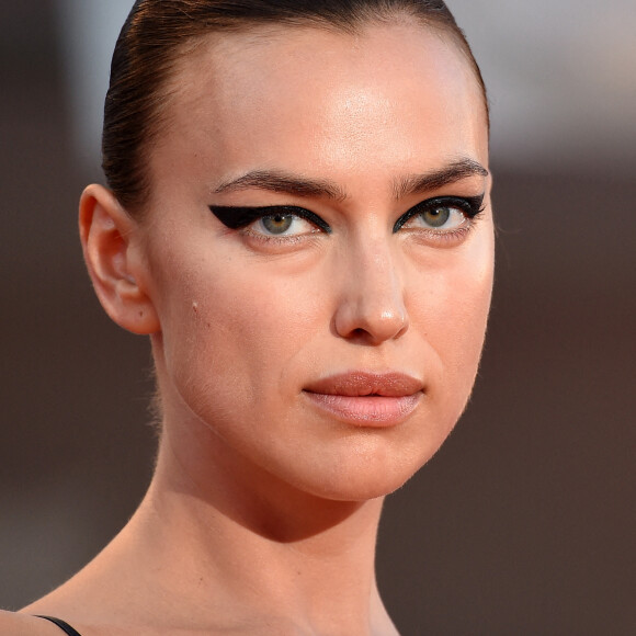 Irina Shayk - Red Carpet du film "L'Immensita" lors de la 79ème édition du festival international du film de Venise, la Mostra le 4 septembre 2022.