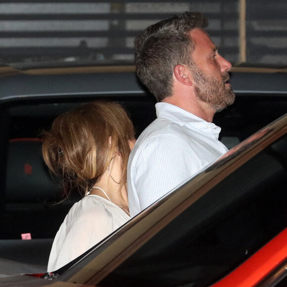 Ben Affleck et sa femme Jennifer Affleck (Lopez), accompagnée de ses enfants Emme et Maximilian, à la sortie du restaurant "Nobu" à Los Angeles, le 4 septembre 2022.