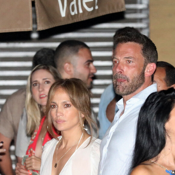 Ben Affleck et sa femme Jennifer Affleck (Lopez), accompagnée de ses enfants Emme et Maximilian, à la sortie du restaurant "Nobu" à Los Angeles, le 4 septembre 2022.