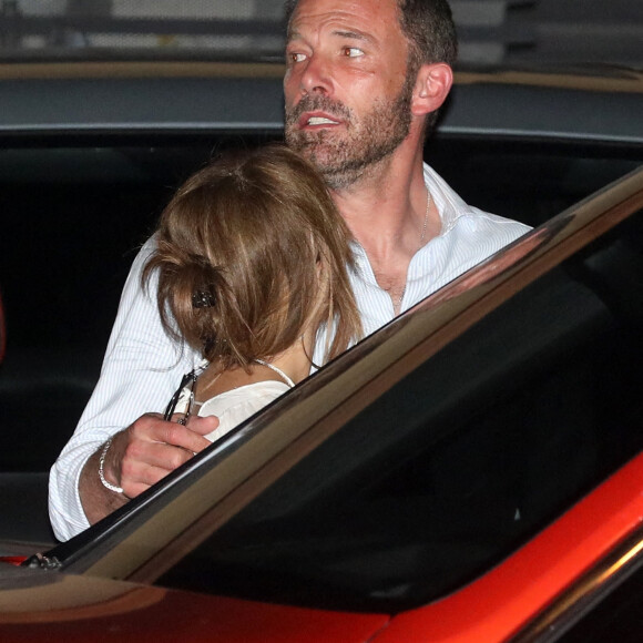 Ben Affleck et sa femme Jennifer Affleck (Lopez), accompagnée de ses enfants Emme et Maximilian, à la sortie du restaurant "Nobu" à Los Angeles, le 4 septembre 2022.