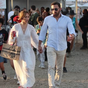 Ben Affleck et sa femme Jennifer Affleck (Lopez) accompagnée de ses enfants Emme et Maximilian, au parc d'attractions éphémère "Malibu Chili Cook-Off" à Los Angeles, le 4 septembre 2022.