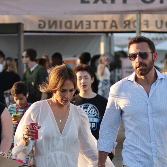 Ben Affleck et sa femme Jennifer Affleck (Lopez) accompagnée de ses enfants Emme et Maximilian, au parc d'attractions éphémère "Malibu Chili Cook-Off" à Los Angeles, le 4 septembre 2022.