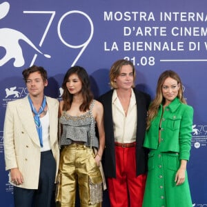 (L-R) Harry Styles, Gemma Chan, Chris Pine et director Olivia Wilde au photocall de "Don't Worry Darling" lors du 79ème Festival International du Film de Venise (Mostra), le 5 septembre 2022. 
