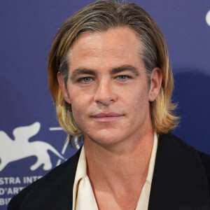 Chris Pine au photocall de "Don't Worry Darling" lors du 79ème Festival International du Film de Venise (Mostra), le 5 septembre 2022.  Celebrities at the photocall of "Don't Worry Darling" during the 78th Venice International Film Festival (Mostra), September 5th, 2022. 