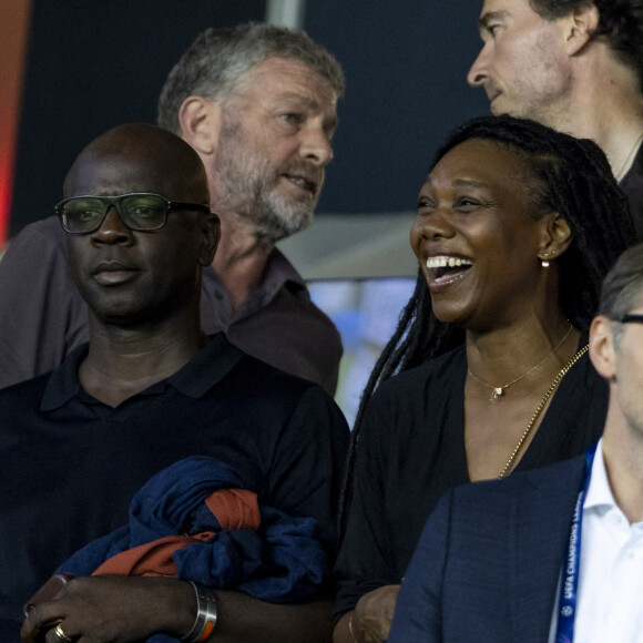 Les jeunes mariés Lilian Thuram et Kareen Guiock - People assistent au match aller de la Ligue des Champions entre le Paris Saint-Germain contre la Juventus (2-1) au Parc des Princes à Paris le 6 septembre 2022.