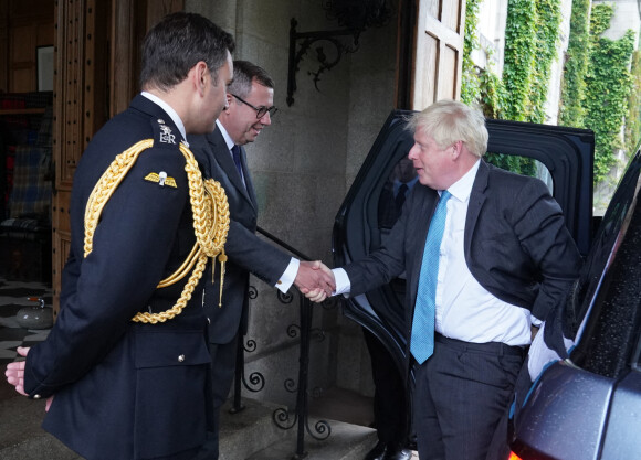 Boris Johnson et sa femme Carrie arrivent au château Balmoral pour une audience avec la reine Elisabeth II d'Angleterre, afin d'entériner définitivement la démission du poste de Premier ministre. Le 6 septembre 2022