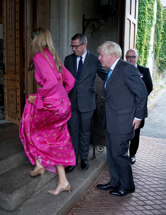 Boris Johnson et sa femme Carrie arrivent au château Balmoral pour une audience avec la reine Elisabeth II d'Angleterre, afin d'entériner définitivement la démission du poste de Premier ministre. Le 6 septembre 2022